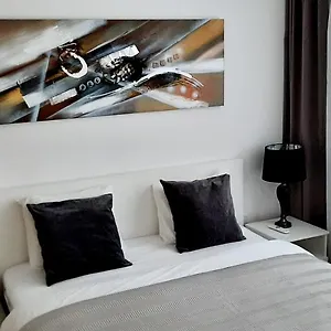  Apartamento Apart Sky Hauptbahnhof With Balcony